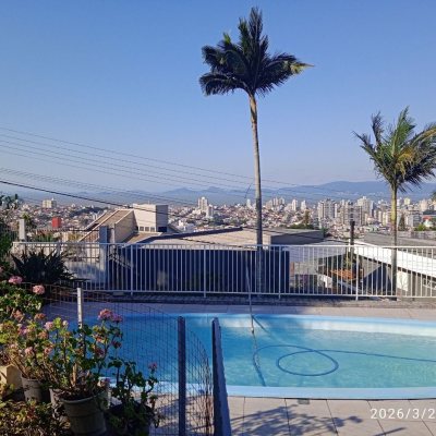 Casa em Condomínio com 301m², 4 quartos, 2 suítes, 2 garagens, no bairro Bosque Das Mansões em São José