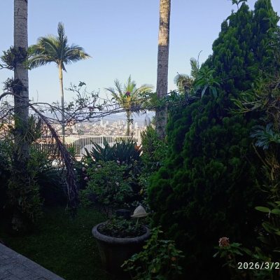 Casa em Condomínio com 301m², 4 quartos, 2 suítes, 2 garagens, no bairro Bosque Das Mansões em São José