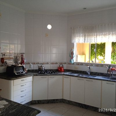 Casa em Condomínio com 301m², 4 quartos, 2 suítes, 2 garagens, no bairro Bosque Das Mansões em São José