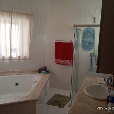 Casa em Condomínio com 301m², 4 quartos, 2 suítes, 2 garagens, no bairro Bosque Das Mansões em São José