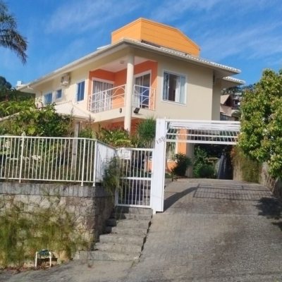 Casa em Condomínio com 301m², 4 quartos, 2 suítes, 2 garagens, no bairro Bosque Das Mansões em São José