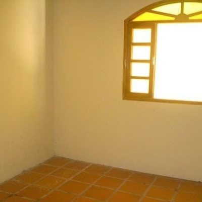 Casa Residencial com 163m², 3 quartos, 1 suíte, 3 garagens, no bairro Ipiranga em São José