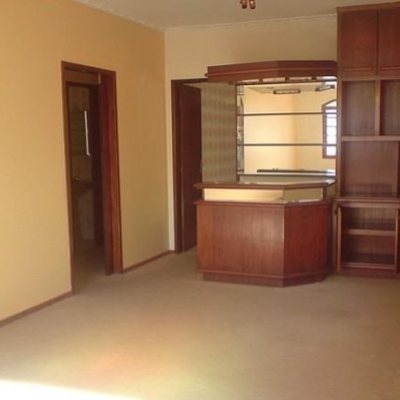 Casa Residencial com 163m², 3 quartos, 1 suíte, 3 garagens, no bairro Ipiranga em São José