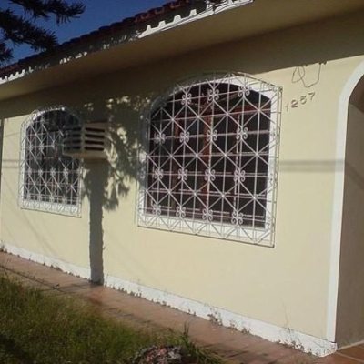 Casa Residencial com 163m², 3 quartos, 1 suíte, 3 garagens, no bairro Ipiranga em São José