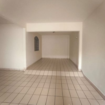 Casa Residencial com 163m², 3 quartos, 1 suíte, 3 garagens, no bairro Ipiranga em São José