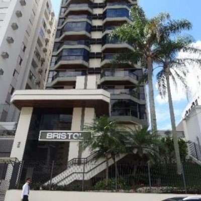 Apartamentos com 69m², 2 quartos, 1 garagem, no bairro Centro em Florianópolis
