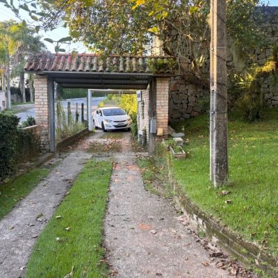 Terrenos Residenciais com 7488m², no bairro Cacupé em Florianópolis