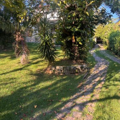 Terrenos Residenciais com 7488m², no bairro Cacupé em Florianópolis