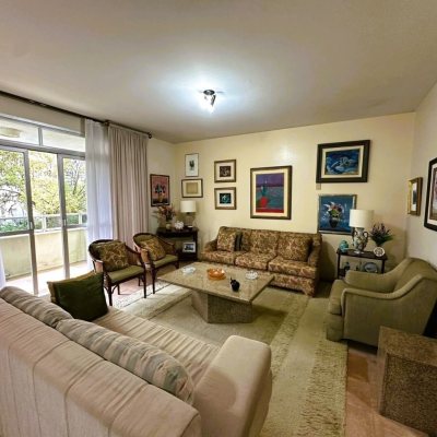 Apartamentos com 231m², 4 quartos, 2 suítes, 2 garagens, no bairro Centro em Florianópolis