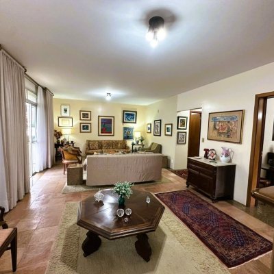 Apartamentos com 231m², 4 quartos, 2 suítes, 2 garagens, no bairro Centro em Florianópolis