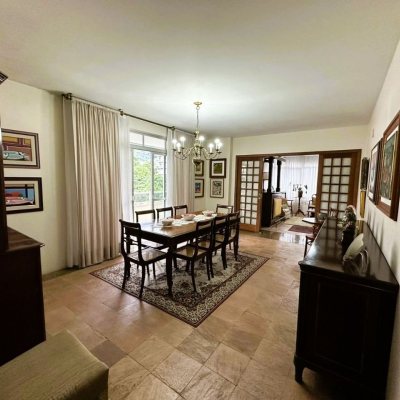 Apartamentos com 231m², 4 quartos, 2 suítes, 2 garagens, no bairro Centro em Florianópolis