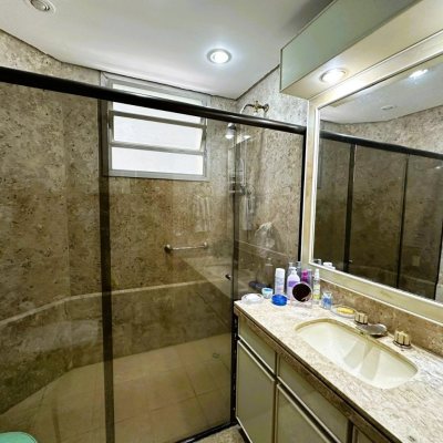 Apartamentos com 231m², 4 quartos, 2 suítes, 2 garagens, no bairro Centro em Florianópolis