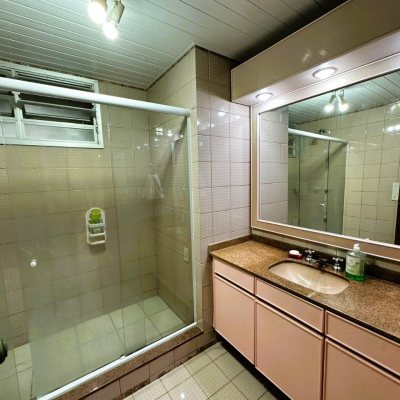 Apartamentos com 231m², 4 quartos, 2 suítes, 2 garagens, no bairro Centro em Florianópolis