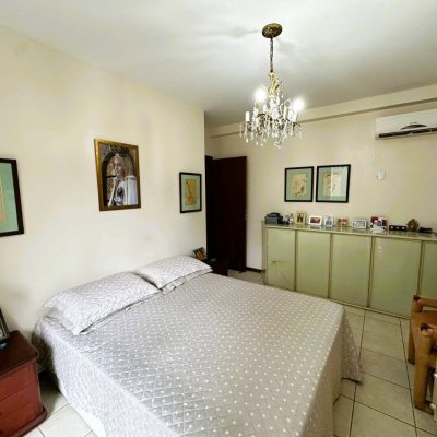 Apartamentos com 231m², 4 quartos, 2 suítes, 2 garagens, no bairro Centro em Florianópolis