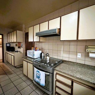 Apartamentos com 231m², 4 quartos, 2 suítes, 2 garagens, no bairro Centro em Florianópolis