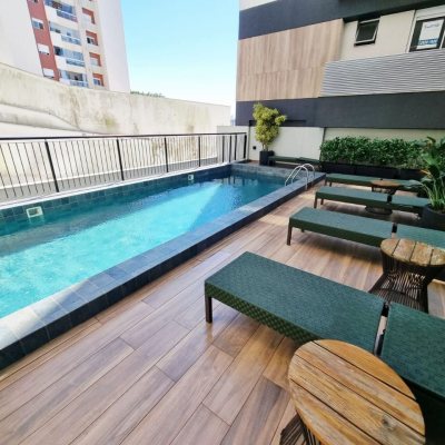 Loft com 66m², 1 quarto, 1 suíte, 1 garagem, no bairro Canto em Florianópolis