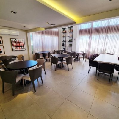 Loft com 66m², 1 quarto, 1 suíte, 1 garagem, no bairro Canto em Florianópolis