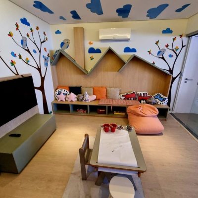 Loft com 66m², 1 quarto, 1 suíte, 1 garagem, no bairro Canto em Florianópolis