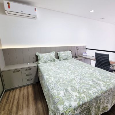 Loft com 66m², 1 quarto, 1 suíte, 1 garagem, no bairro Canto em Florianópolis