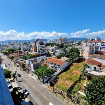 Loft com 66m², 1 quarto, 1 suíte, 1 garagem, no bairro Canto em Florianópolis