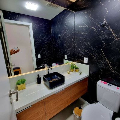 Loft com 66m², 1 quarto, 1 suíte, 1 garagem, no bairro Canto em Florianópolis