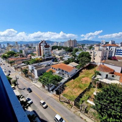 Loft com 66m², 1 quarto, 1 suíte, 1 garagem, no bairro Canto em Florianópolis