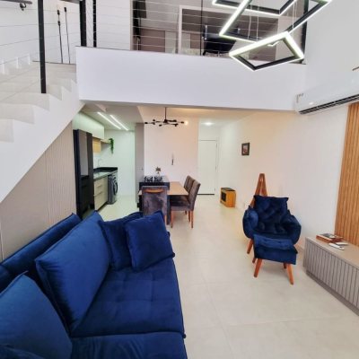 Loft com 66m², 1 quarto, 1 suíte, 1 garagem, no bairro Canto em Florianópolis