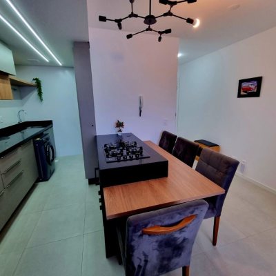 Loft com 66m², 1 quarto, 1 suíte, 1 garagem, no bairro Canto em Florianópolis