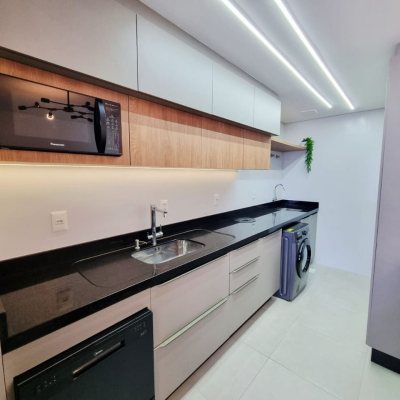 Loft com 66m², 1 quarto, 1 suíte, 1 garagem, no bairro Canto em Florianópolis