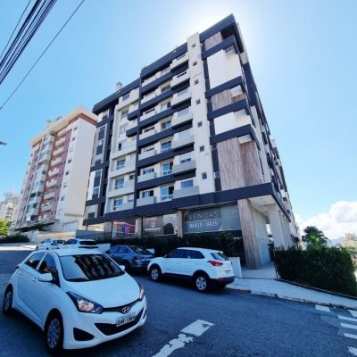 Loft com 66m², 1 quarto, 1 suíte, 1 garagem, no bairro Canto em Florianópolis