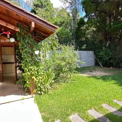 Casa Residencial com 340m², 5 quartos, 5 suítes, 2 garagens, no bairro Rio Tavares em Florianópolis