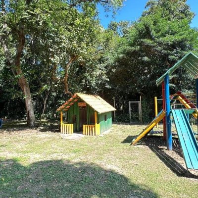 Casa Residencial com 340m², 5 quartos, 5 suítes, 2 garagens, no bairro Rio Tavares em Florianópolis