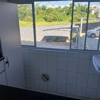 Apartamentos com 61m², 2 quartos, 1 garagem, no bairro Serraria em São José