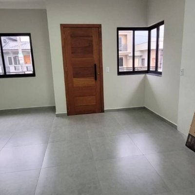 Casa Residencial com 83m², 3 quartos, 1 suíte, 2 garagens, no bairro Bela Vista em Palhoça