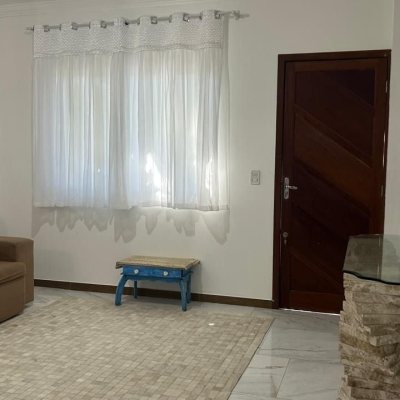 Casa Residencial com 180m², 3 quartos, 3 suítes, 2 garagens, no bairro Ingleses em Florianópolis