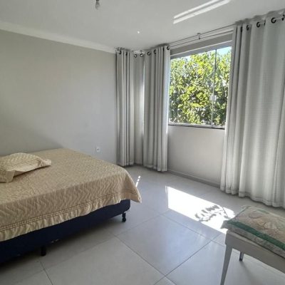 Casa Residencial com 180m², 3 quartos, 3 suítes, 2 garagens, no bairro Ingleses em Florianópolis