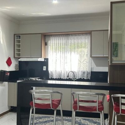 Casa Residencial com 180m², 3 quartos, 3 suítes, 2 garagens, no bairro Ingleses em Florianópolis