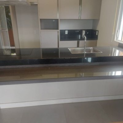 Casa Residencial com 250m², 4 quartos (sendo 4 suítes), 3 garagens, no bairro Centro em Florianópolis