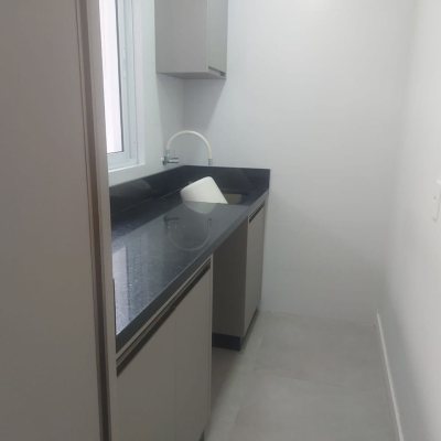 Casa Residencial com 250m², 4 quartos (sendo 4 suítes), 3 garagens, no bairro Centro em Florianópolis