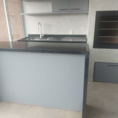 Casa Residencial com 250m², 4 quartos (sendo 4 suítes), 3 garagens, no bairro Centro em Florianópolis