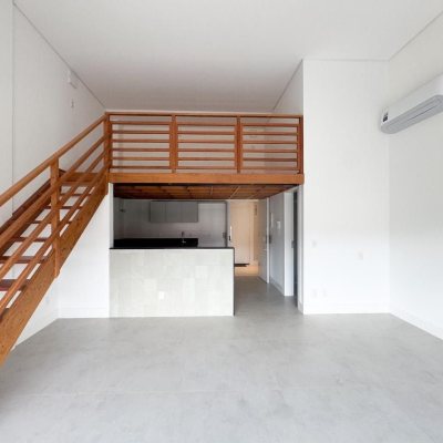 Studio Residencial com 54m², 1 quarto, 1 garagem, no bairro Monte Verde em Florianópolis