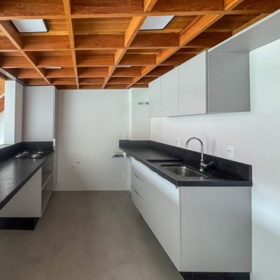 Studio Residencial com 54m², 1 quarto, 1 garagem, no bairro Monte Verde em Florianópolis