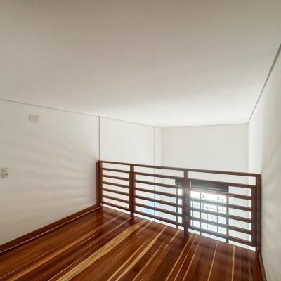 Loft com 81m², 1 quarto, 1 garagem, no bairro Monte Verde em Florianópolis