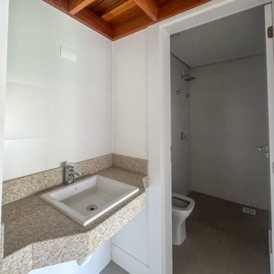 Loft com 81m², 1 quarto, 1 garagem, no bairro Monte Verde em Florianópolis