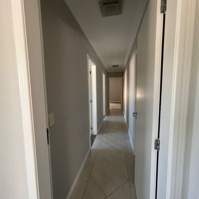 Cobertura com 263m², 4 quartos (sendo 2 suítes), 2 garagens, no bairro Córrego Grande em Florianópolis