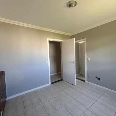 Cobertura com 263m², 4 quartos (sendo 2 suítes), 2 garagens, no bairro Córrego Grande em Florianópolis
