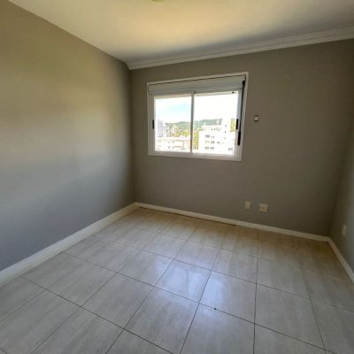 Cobertura com 263m², 4 quartos (sendo 2 suítes), 2 garagens, no bairro Córrego Grande em Florianópolis