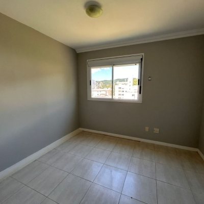 Cobertura com 263m², 4 quartos (sendo 2 suítes), 2 garagens, no bairro Córrego Grande em Florianópolis