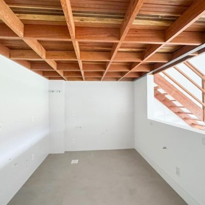 Loft com 56m², 1 quarto, 1 garagem, no bairro Monte Verde em Florianópolis