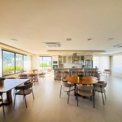 Loft com 56m², 1 quarto, 1 garagem, no bairro Monte Verde em Florianópolis